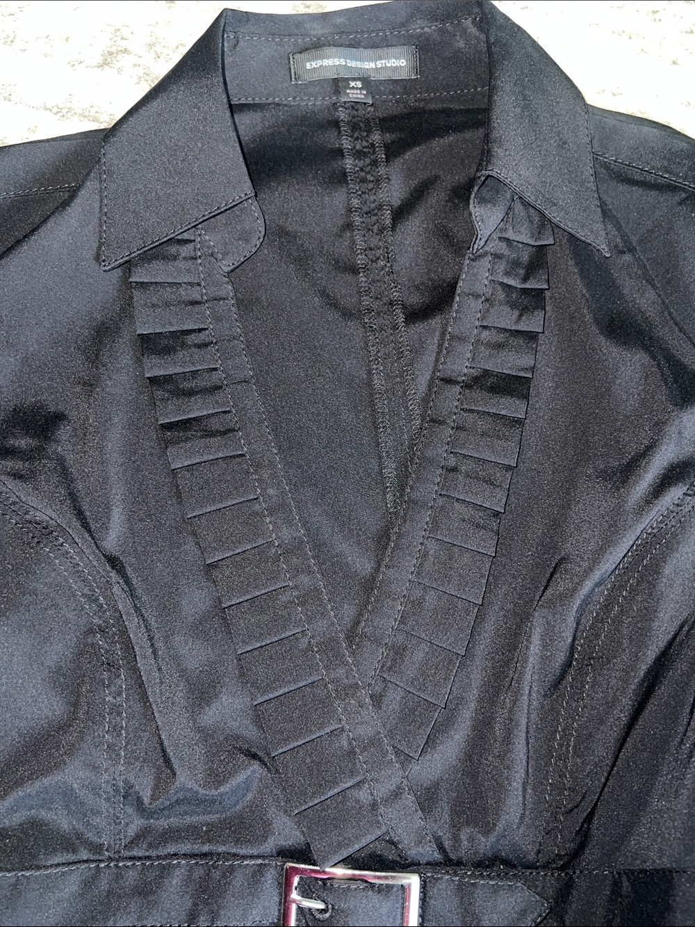 Express Black Short-Sleeve Ruffle-Trim V-Neck Shirt - Picture 8 of 9